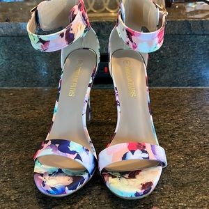 Ladies floral print heels!